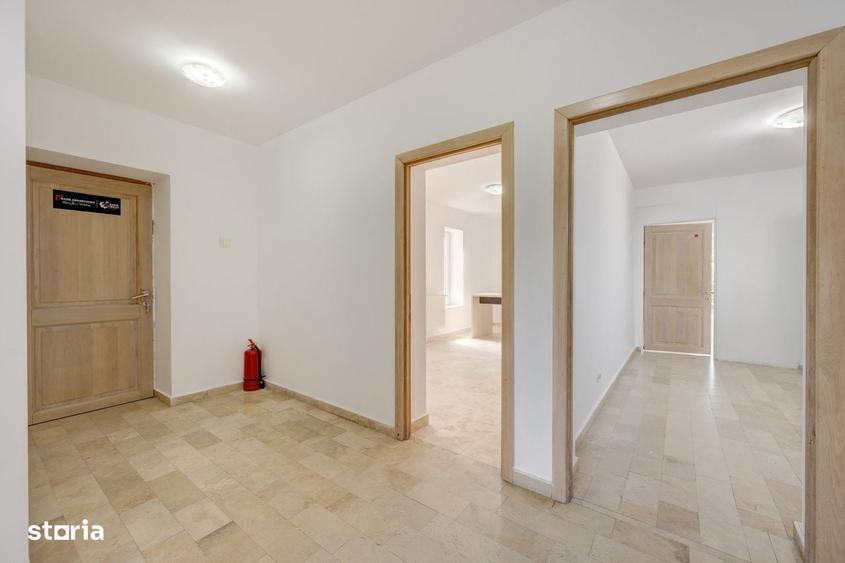 Apartament cu 3 camere în Drumul Sării