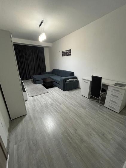 Apartament cu 2 camere decomandat în Roșu