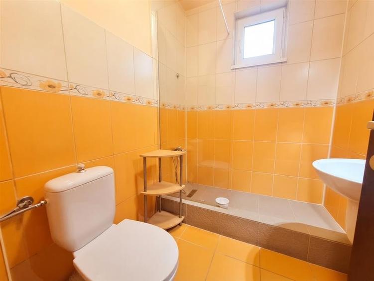 Apartament cu 2 camere nedecomandat în Mărăști