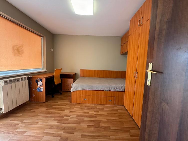 Apartament cu 3 camere, mobilat în Astra
