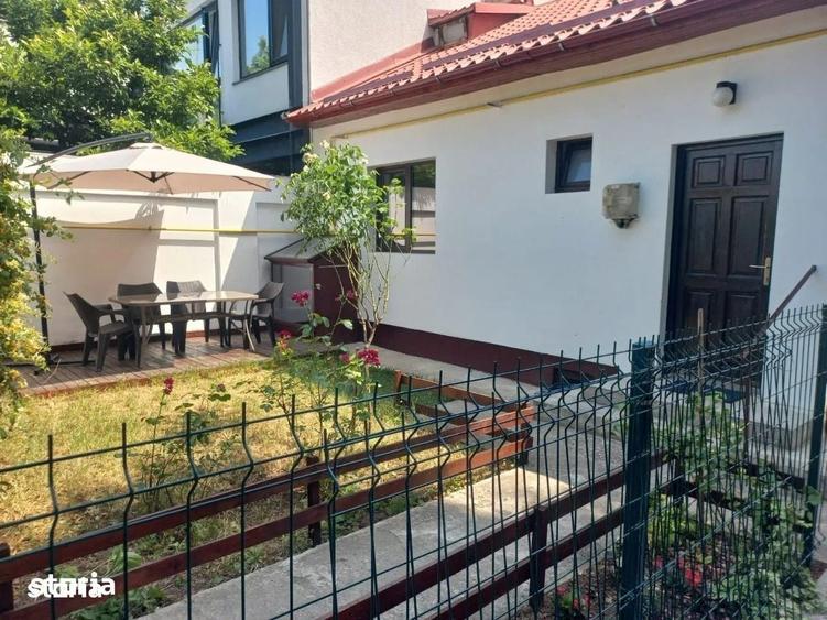 Casă cu 3 camere în Dămăroaia
