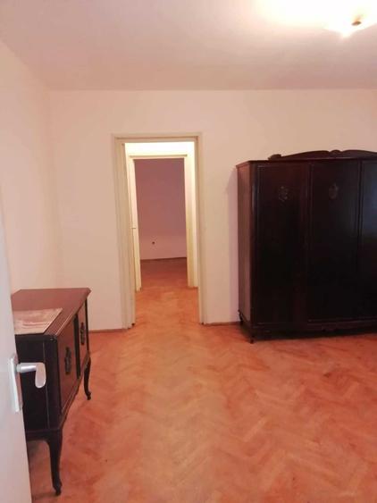 Apartament cu 2 camere nedecomandat în Tudor