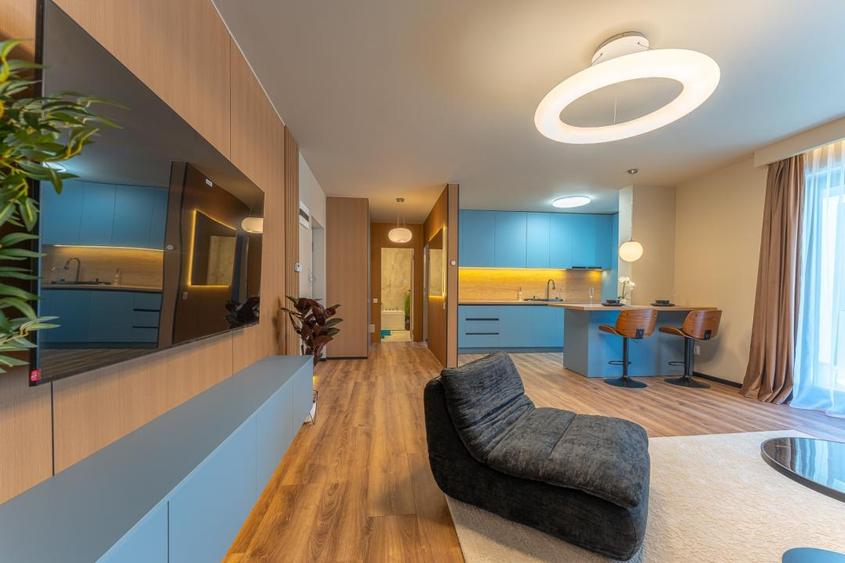 Apartament cu 2 camere semidecomandat, mobilat în Între Lacuri