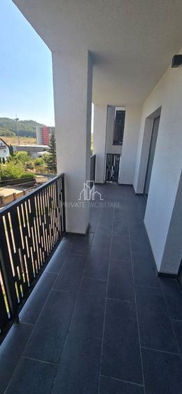 Apartament cu 3 camere decomandat în Tudor