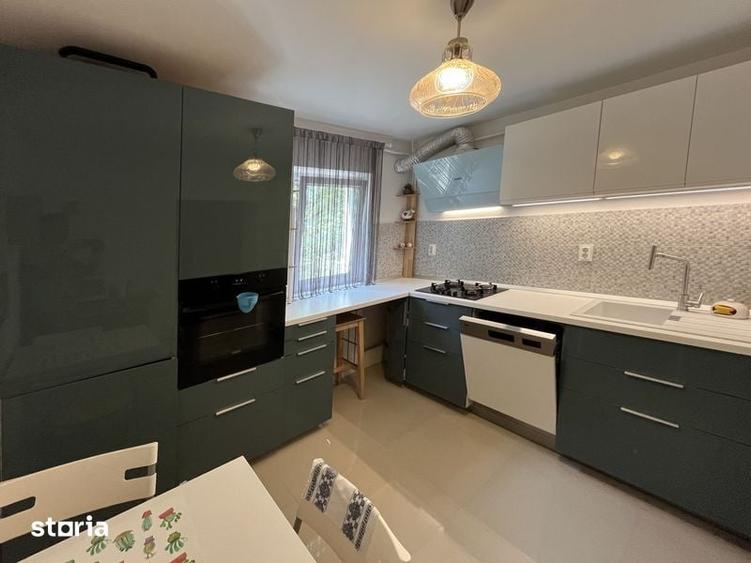 Apartament cu 2 camere decomandat în Podul de Fier