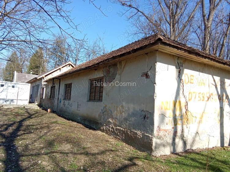 Vand locatie ultra centrala in Gherla 409 mp. 1500 euro neg.