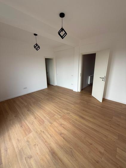 Casă cu 5 camere cu Teren 340 Mp în Bragadiru