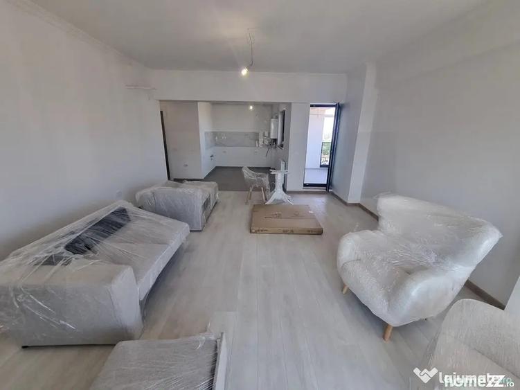 Apartament cu 3 camere decomandat în Energia