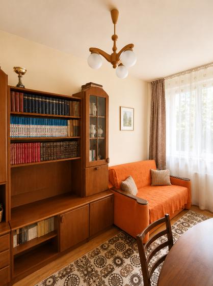 Apartament cu 3 camere semidecomandat, mobilat în Central