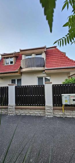 Casă cu 8 camere cu Teren 350 Mp în Burdea