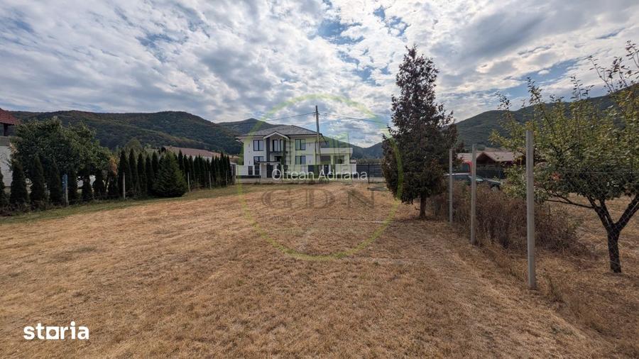 GURA RAULUI | CASA PE 3.046 MP, CU O PRIVELI?TE DIFERITA LA FIECARE