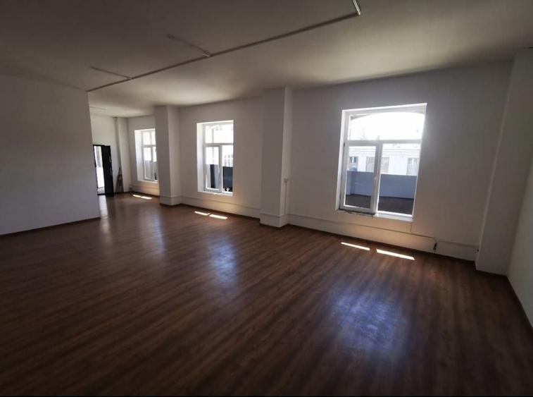 Spațiu comercial, de 90 mp, în Titulescu