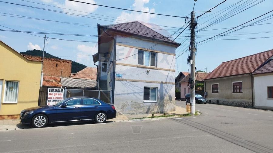Casă individuală cu 3 camere cu Teren 234 Mp în Central