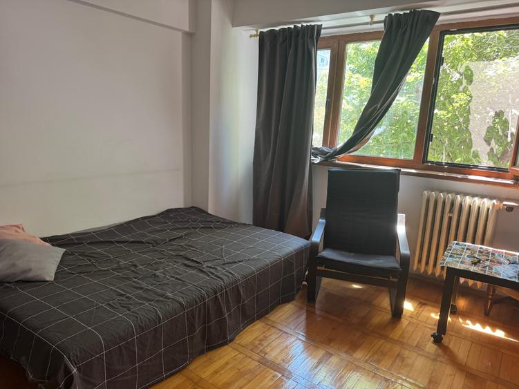 Garsonieră semidecomandată în Casa de Cultură