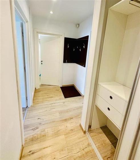 Apartament cu 4 camere decomandat, mobilat în Herăstrău