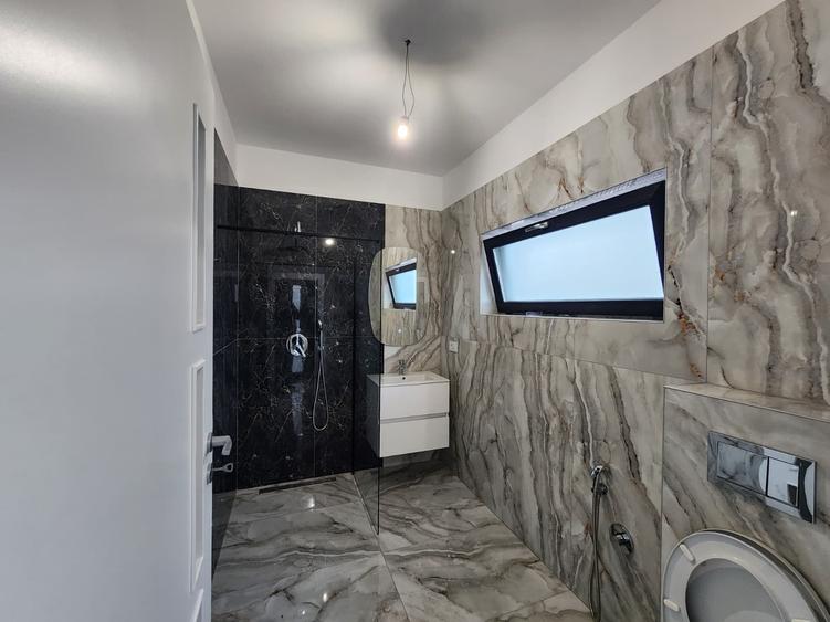 Duplex cu 4 camere cu Canalizare în Lunca Cetățuii