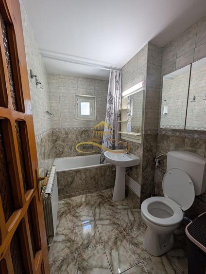 Apartament cu 2 camere semidecomandat în Mioriței