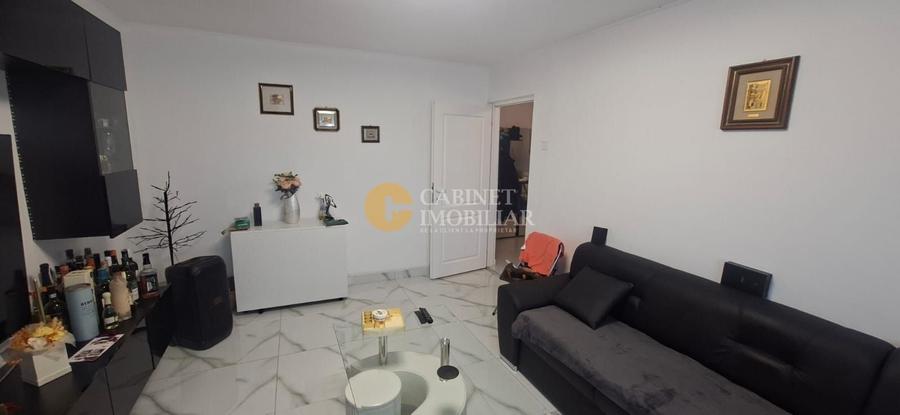 Apartament cu 3 camere decomandat, mobilat în Tomești