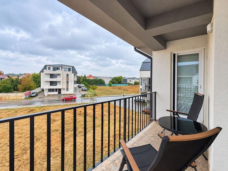 Apartament cu 3 camere semidecomandat, mobilat în Central