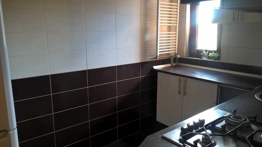 Apartament cu 3 camere decomandat în 1 Mai