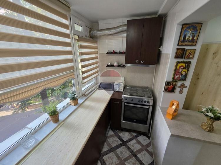 Apartament cu 4 camere decomandat, mobilat în Rahova
