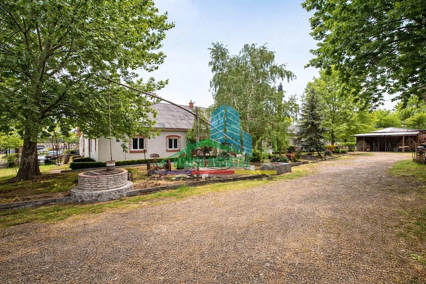 Spațiu comercial, de 1,500 mp, în Vârteșcoiu