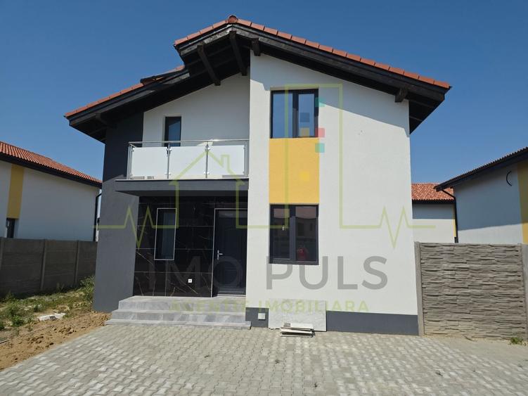 Casă individuală cu 3 camere cu Canalizare în Calea Urseni