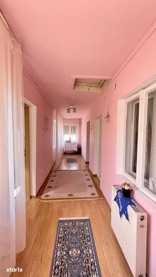 Casă cu 4 camere cu Teren 1668 Mp în Bujoreni