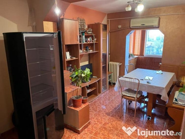 Apartament cu 2 camere decomandat în Cornitoiu