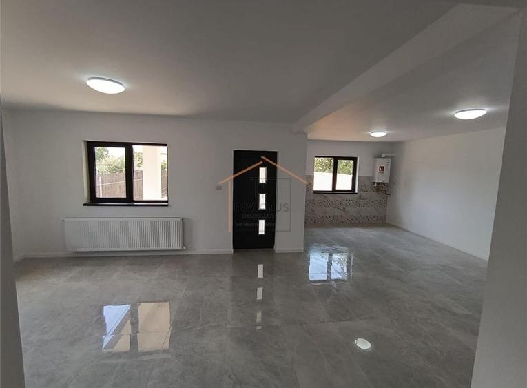 Casă cu 4 camere cu Teren 455 Mp în Câmpineanca