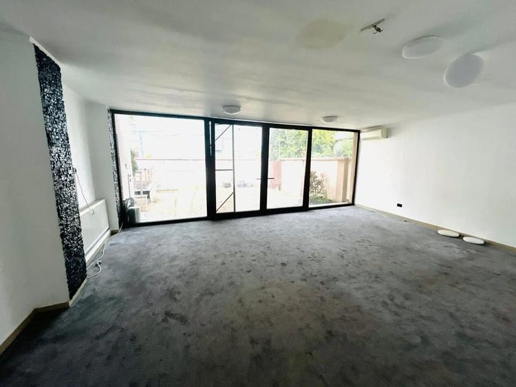 Spațiu comercial, de 390 mp, în Central