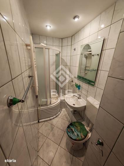 Apartament cu 4 camere decomandat în Central