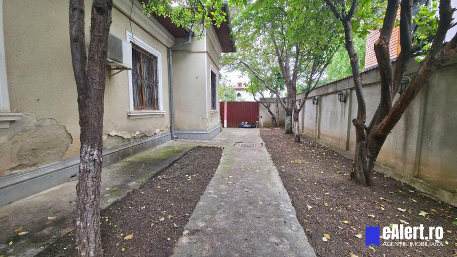 Casă cu 2 camere cu Teren 247 Mp în Eroii Revoluției