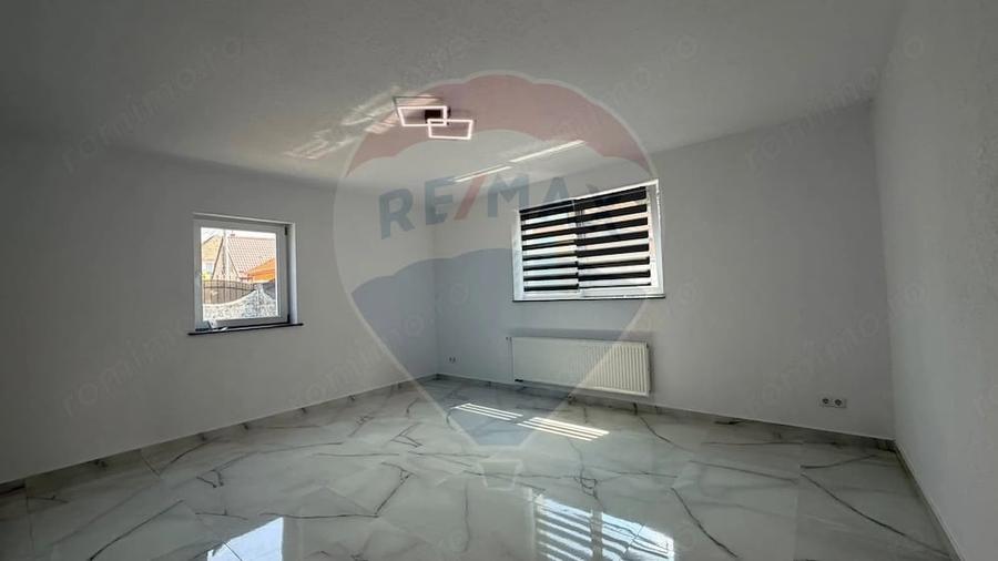 Casă cu Teren 430 Mp în Central