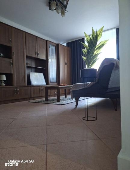 Apartament cu 2 camere decomandat în Calarași 4