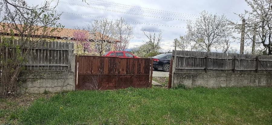 Casă cu 3 camere cu Teren 1000 Mp în Bratia din Deal
