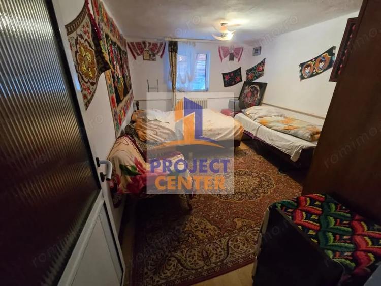 Casă cu 7 camere cu Teren 244 Mp în Sălătrucu