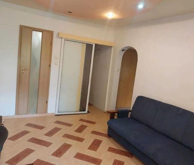Apartament cu 2 camere semidecomandat, mobilat în Dristor