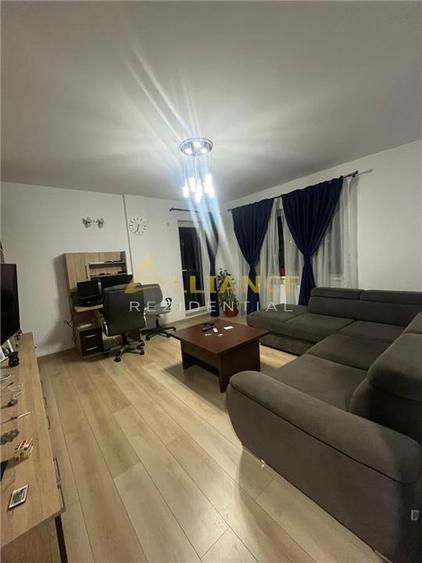 Apartament cu 3 camere decomandat, mobilat în Central