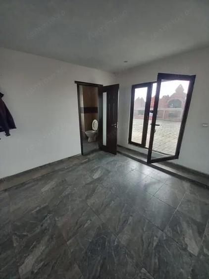 Apartament cu 5 camere decomandat în Central