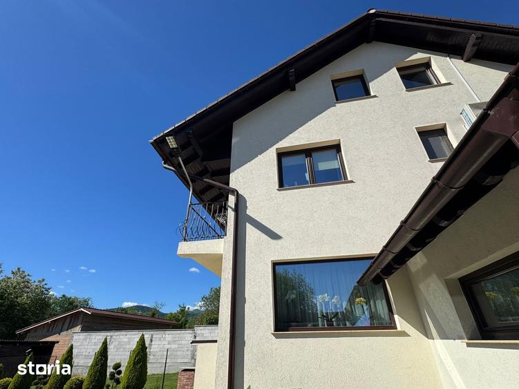 Casă cu 4 camere cu Teren 500 Mp în Poplaca