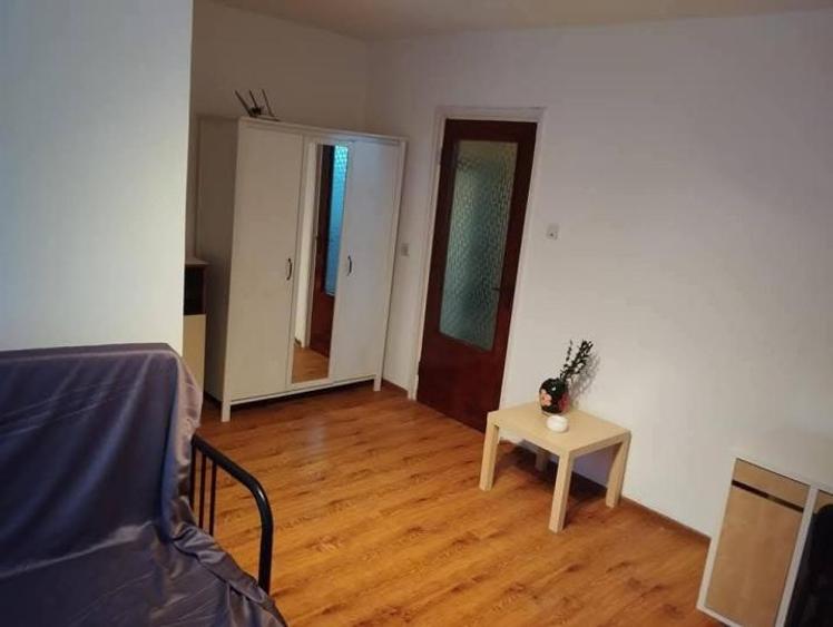 Garsonieră decomandată, mobilată în Tei