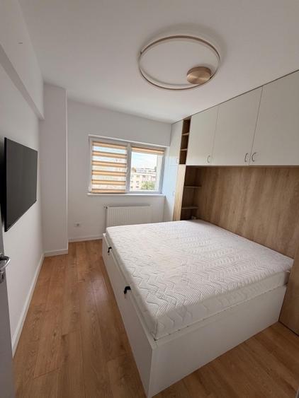 Apartament cu 4 camere decomandat, mobilat în Băneasa