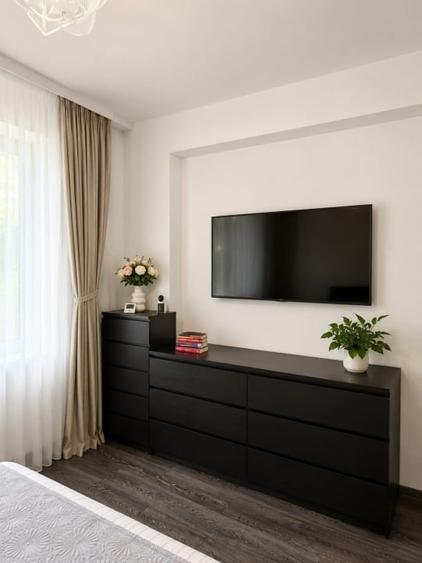 Apartament cu 3 camere decomandat, mobilat în Central