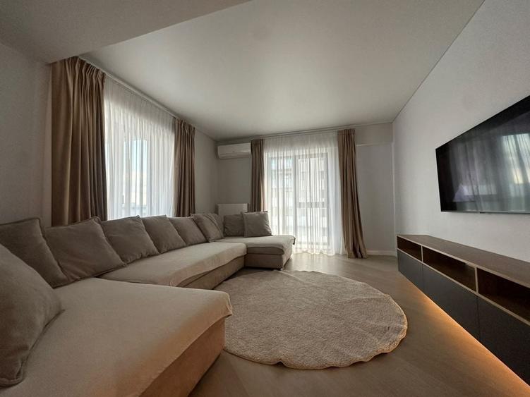 Apartament cu 3 camere decomandat în Exterior Vest