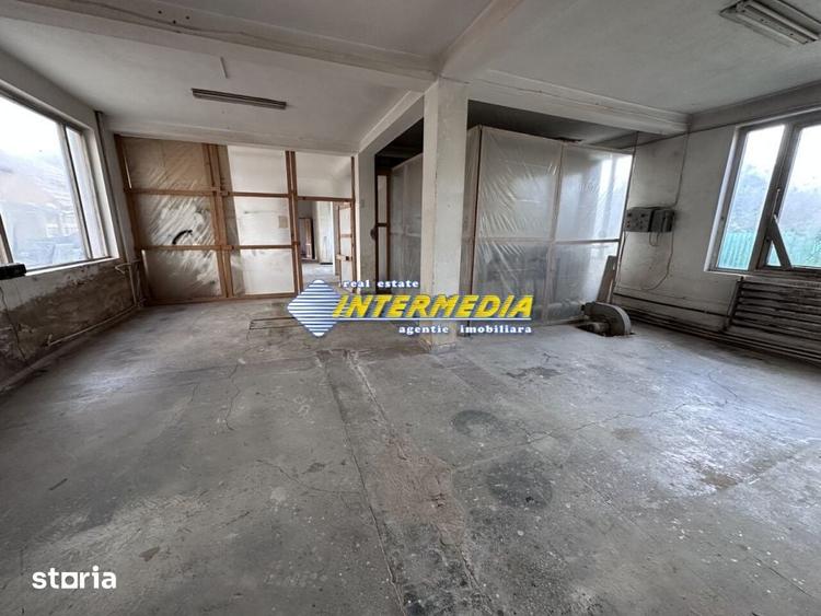 Spațiu comercial, de 250 mp, în Lipoveni