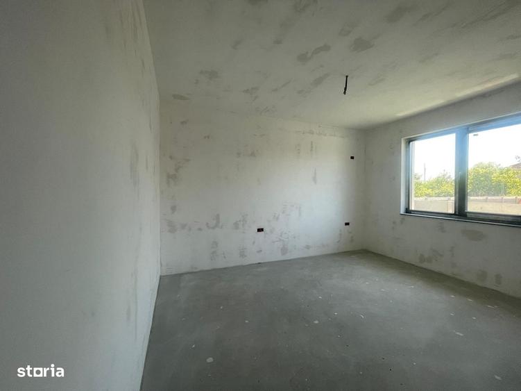 Casă cu 4 camere cu Teren 400 Mp în Domnești