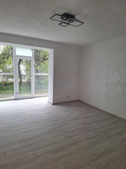 Spațiu comercial, de 62 mp, în Centrul Civic