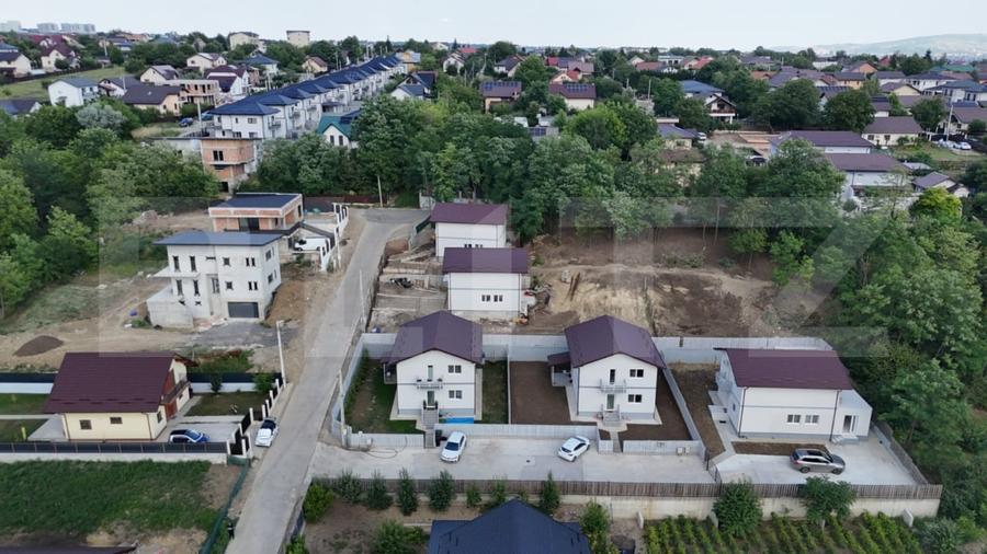 Casă individuală cu 4 camere cu Canalizare în Valea Lupului