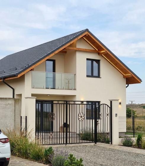 Casă cu 4 camere cu Teren 281 Mp în Poarta Albă